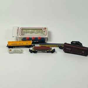 HO Scale Model Train Cars Set With McKeesport Coal & Union 76 Tanker